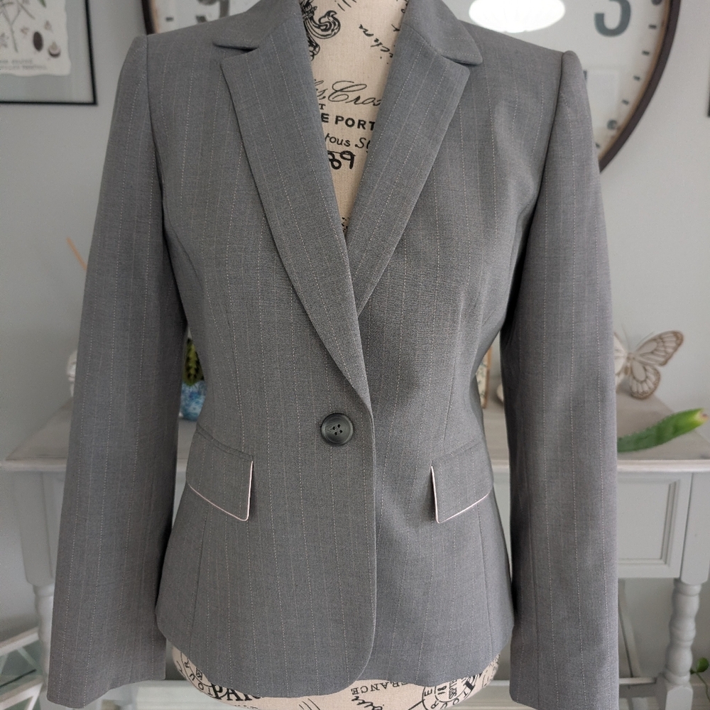 Tahara Gray Women's Blazer